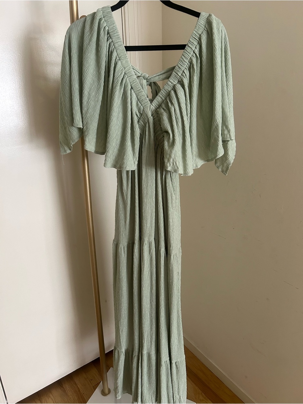 Davi & Dani Sage Green Boho Maxi Dress Flutter Sleeve Tie Back Dress M